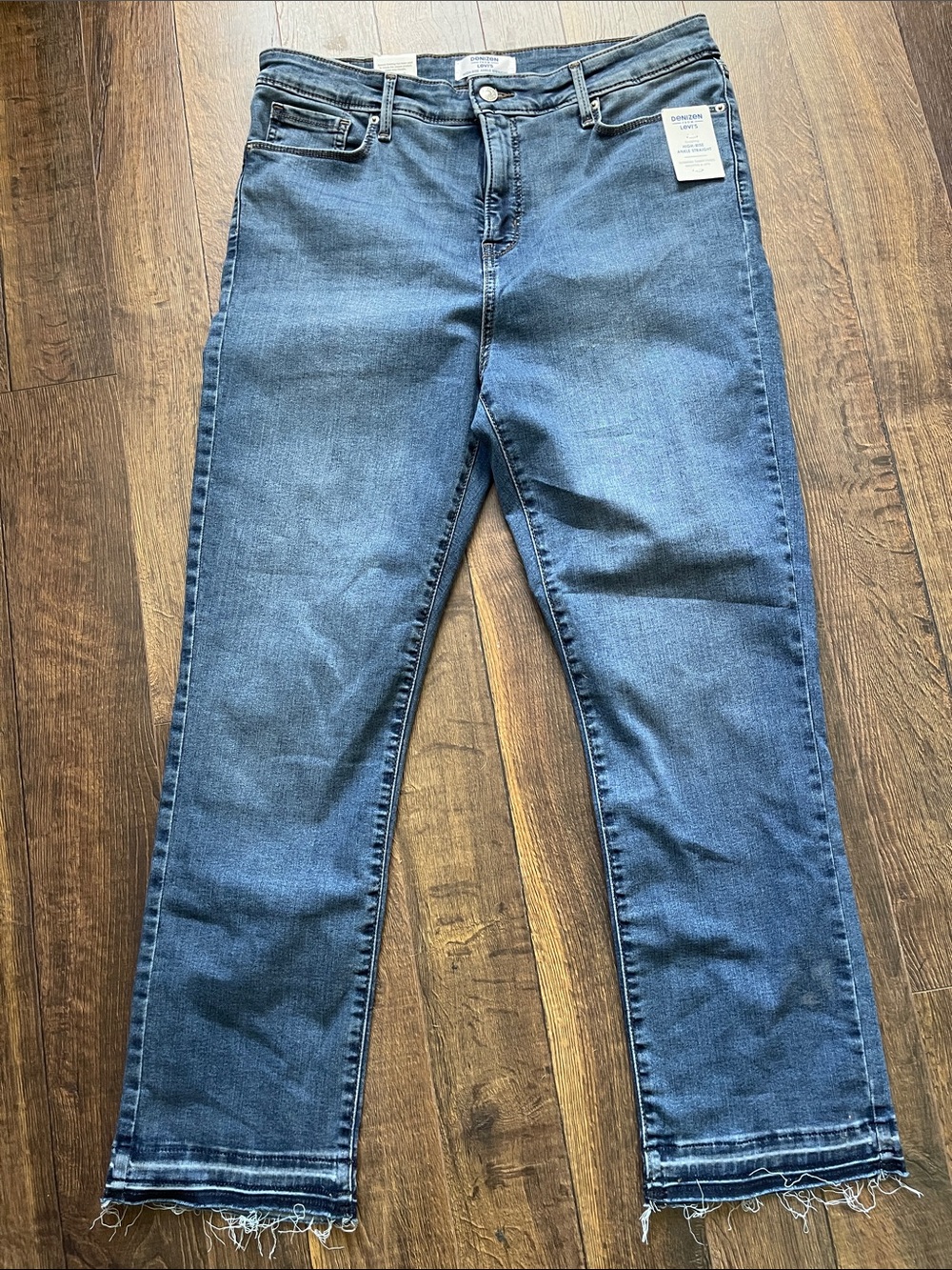Denizen from Levi's Women’s Medium Blue Straight Leg Jeans Size 12